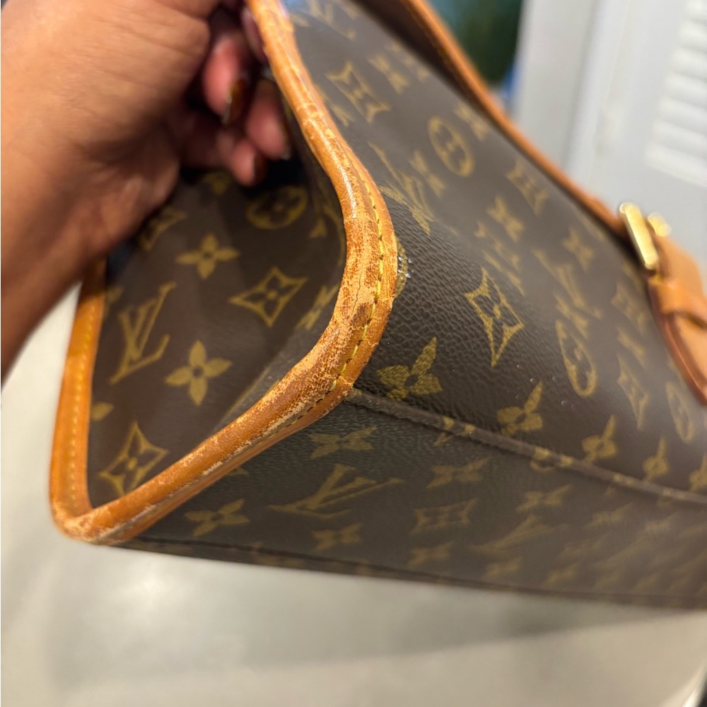 LV Monogram Beverly Business Bag or Briefcase - Picture 8 of 16